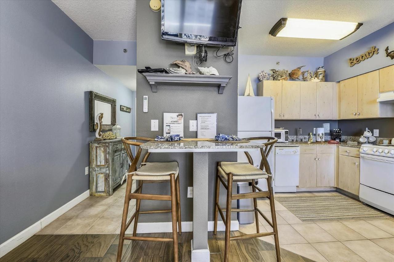 Apartment Shores Of Panama 1206 - Amazing Studio, Free Fun! Sleeps 3, Romantic Panama City Beach